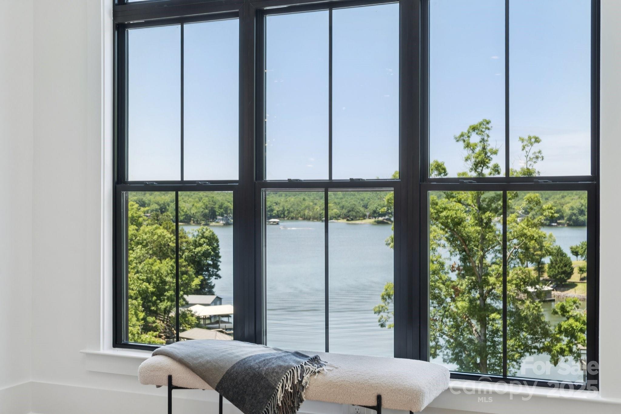 Charlotte, North Carolina, 28278, United States, ,6 BathroomsBathrooms,Residential,Active,1769360