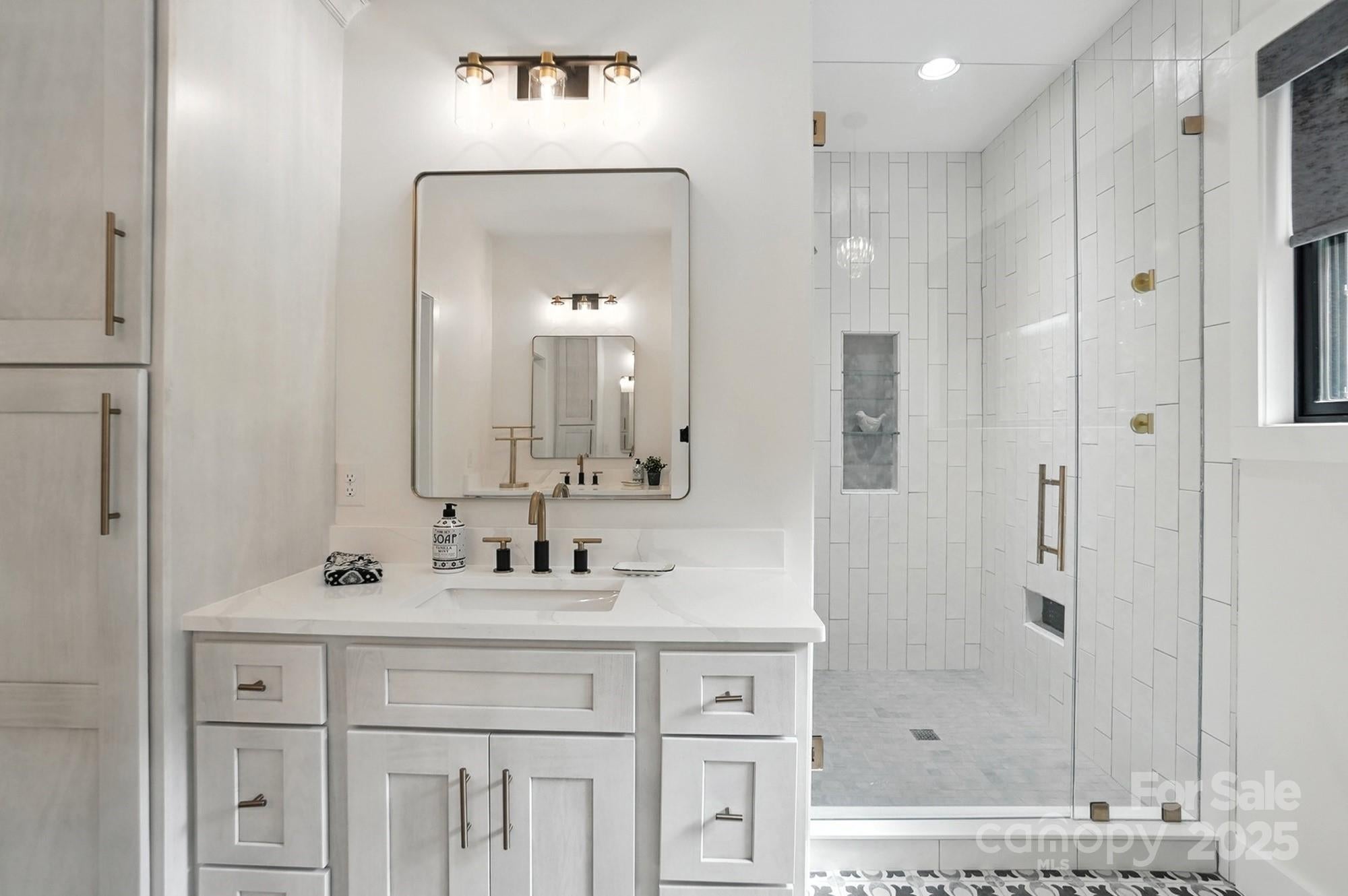 Lansing, North Carolina, 28643, United States, 3 Bedrooms Bedrooms, ,5 BathroomsBathrooms,Residential,Active,1959552