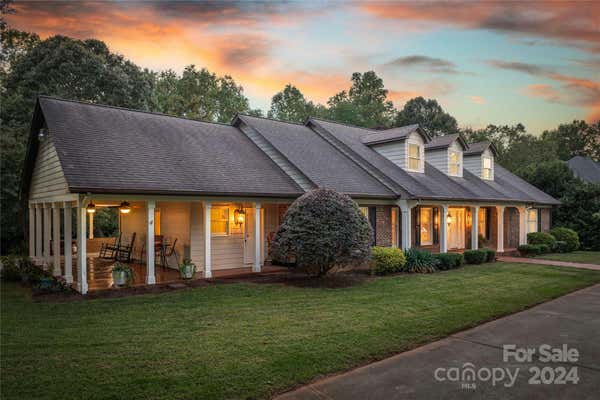 4025 4TH STREET LN NW, HICKORY, NC 28601 - Image 1