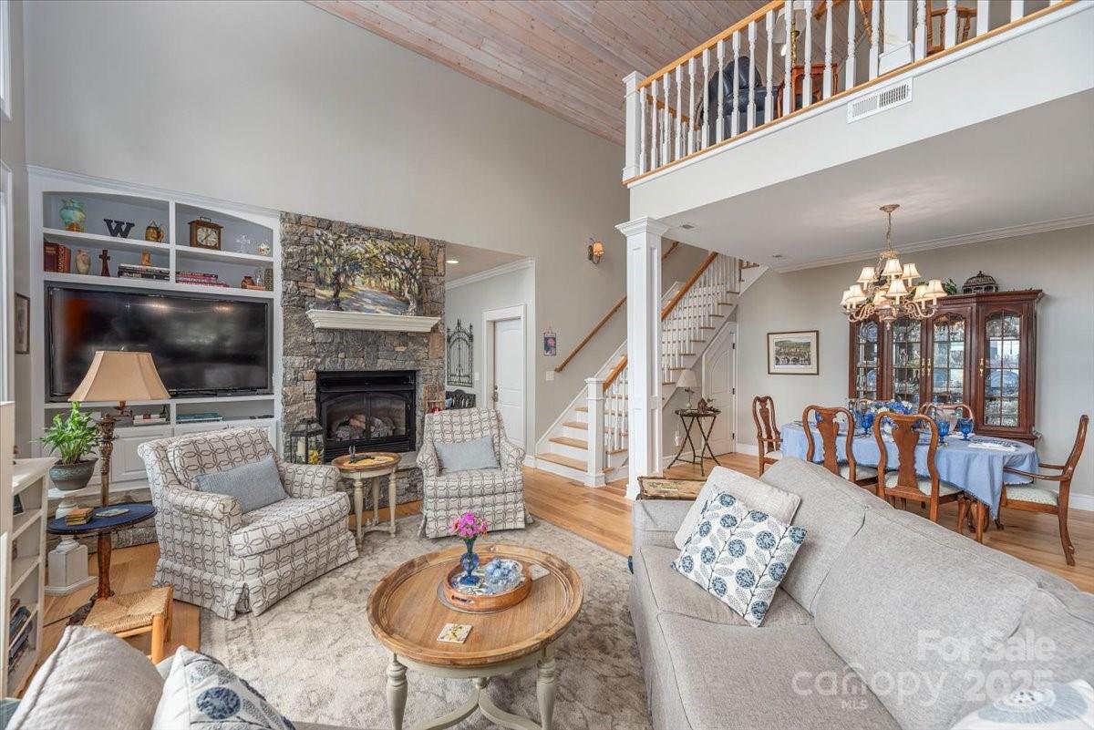 Waynesville, North Carolina, 28785, United States, 3 Bedrooms Bedrooms, ,4 BathroomsBathrooms,Residential,Active,1952318