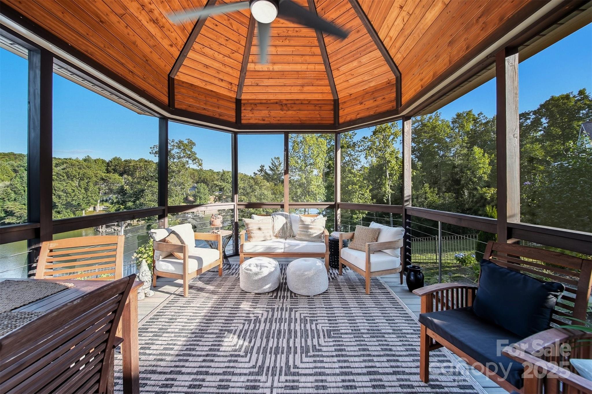 Hickory, North Carolina, 28601, United States, 3 Bedrooms Bedrooms, ,4 BathroomsBathrooms,Residential,Active,1942390