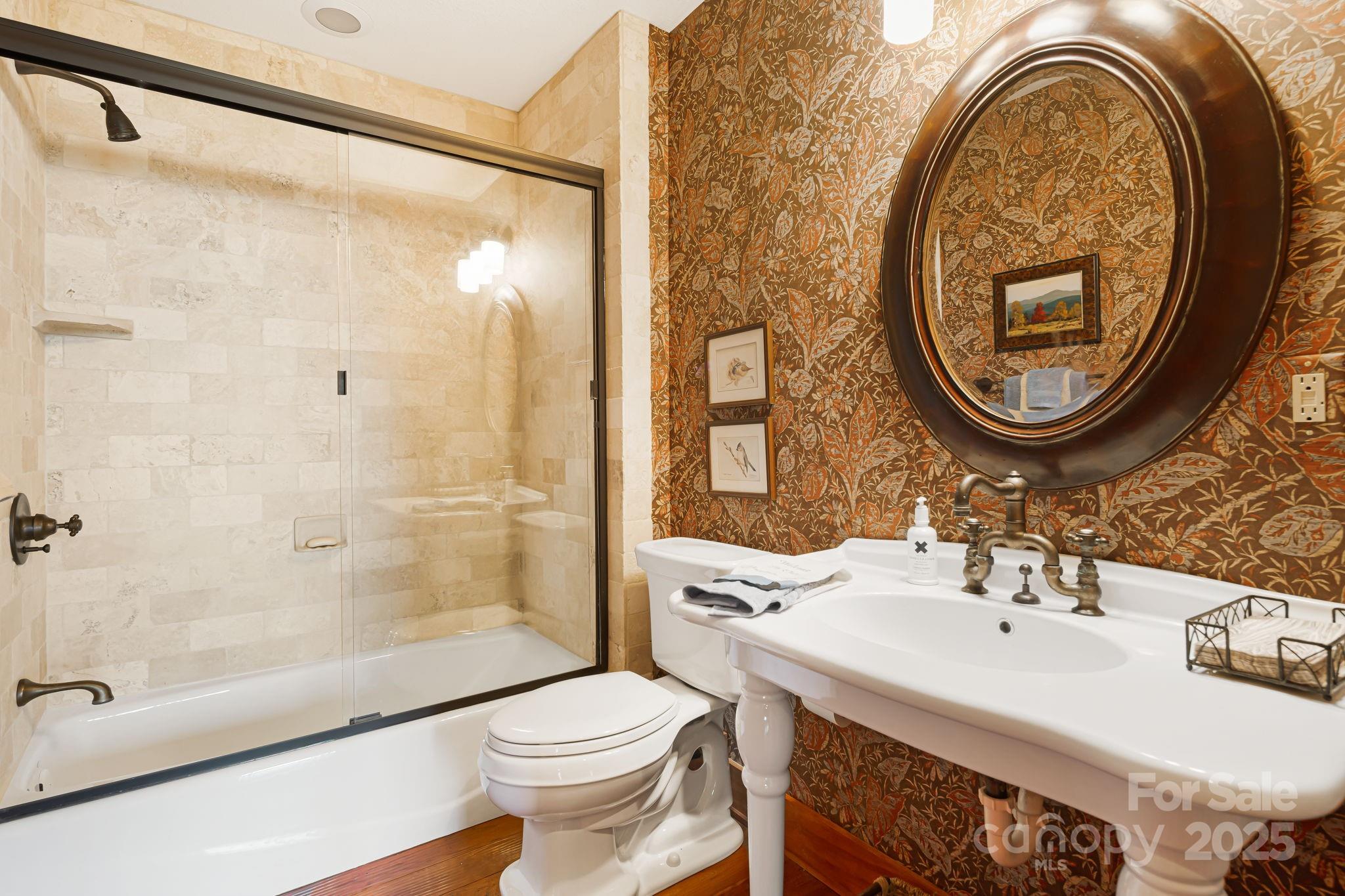 Mars Hill, North Carolina, 28754, United States, 4 Bedrooms Bedrooms, ,6 BathroomsBathrooms,Residential,Active,1996266