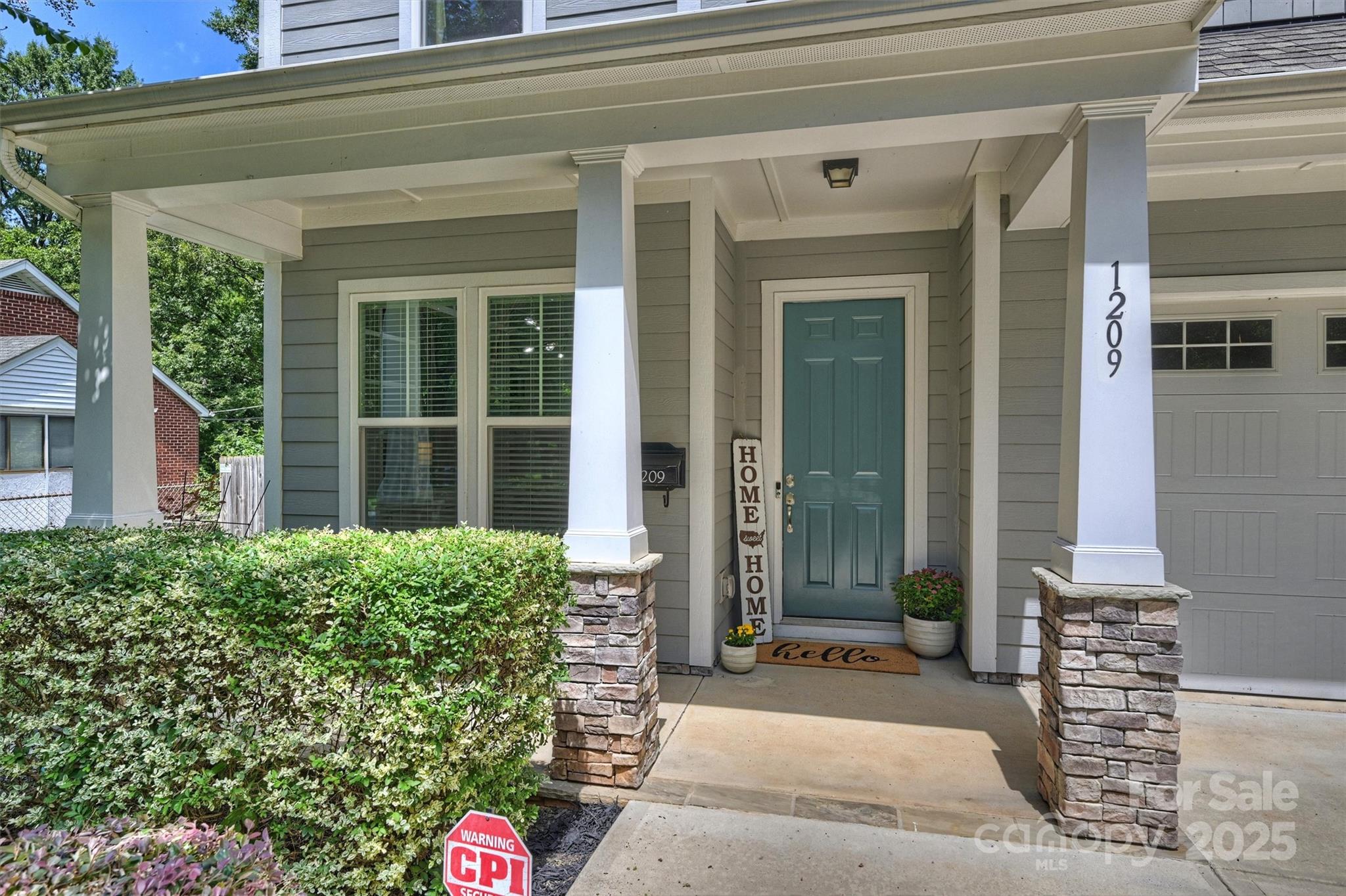 Charlotte, North Carolina, 28205, United States, 4 Bedrooms Bedrooms, ,4 BathroomsBathrooms,Residential,Active,1934773