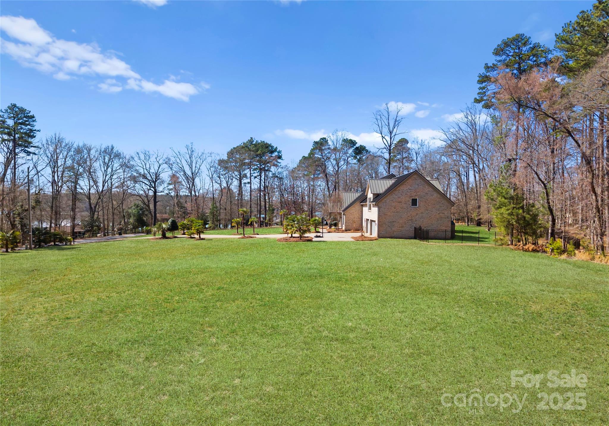 Charlotte, North Carolina, 28278, United States, 5 Bedrooms Bedrooms, ,5 BathroomsBathrooms,Residential,Active,1748232