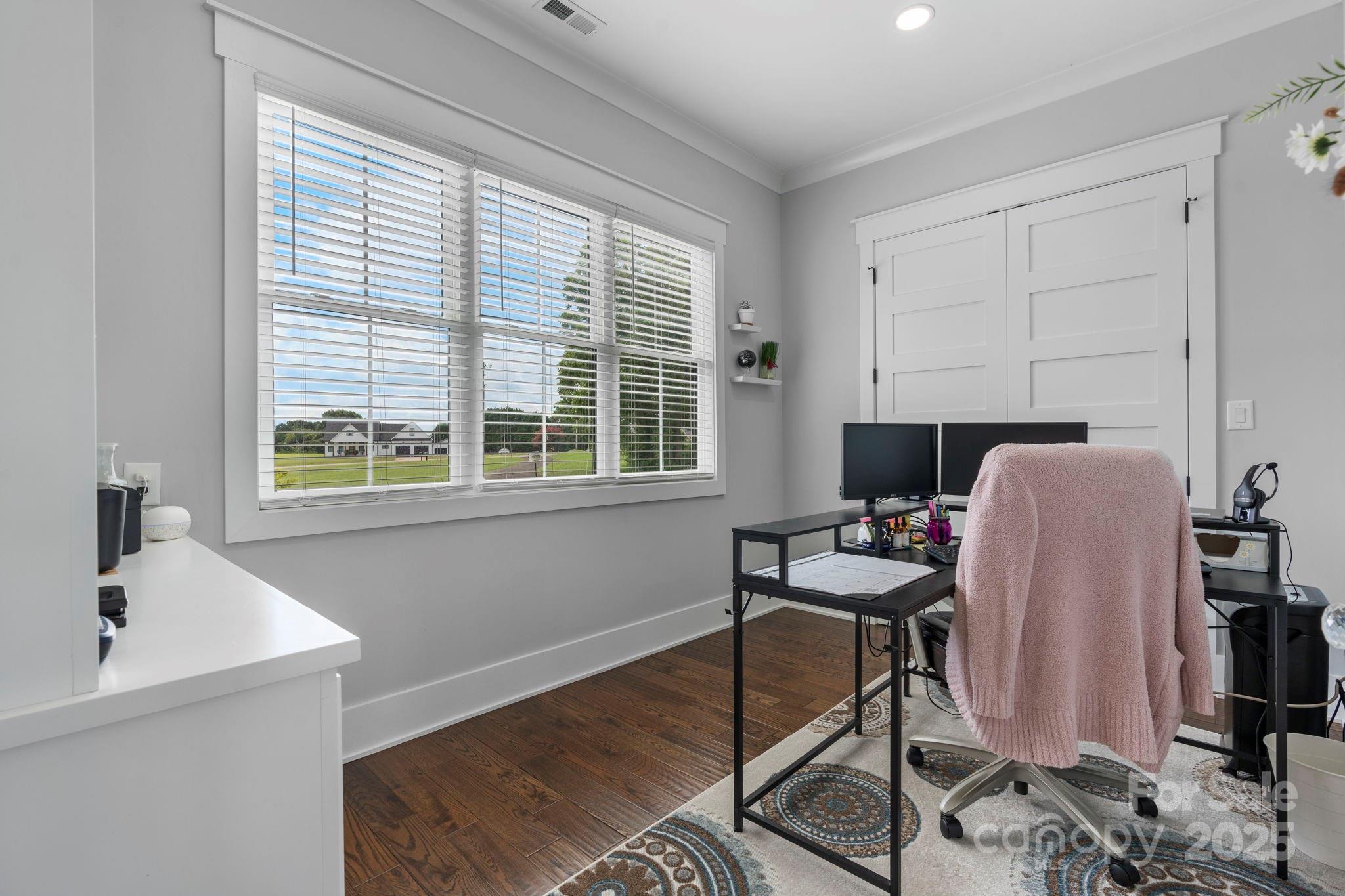 Hickory, North Carolina, 28602, United States, ,4 BathroomsBathrooms,Residential,Active,1894779