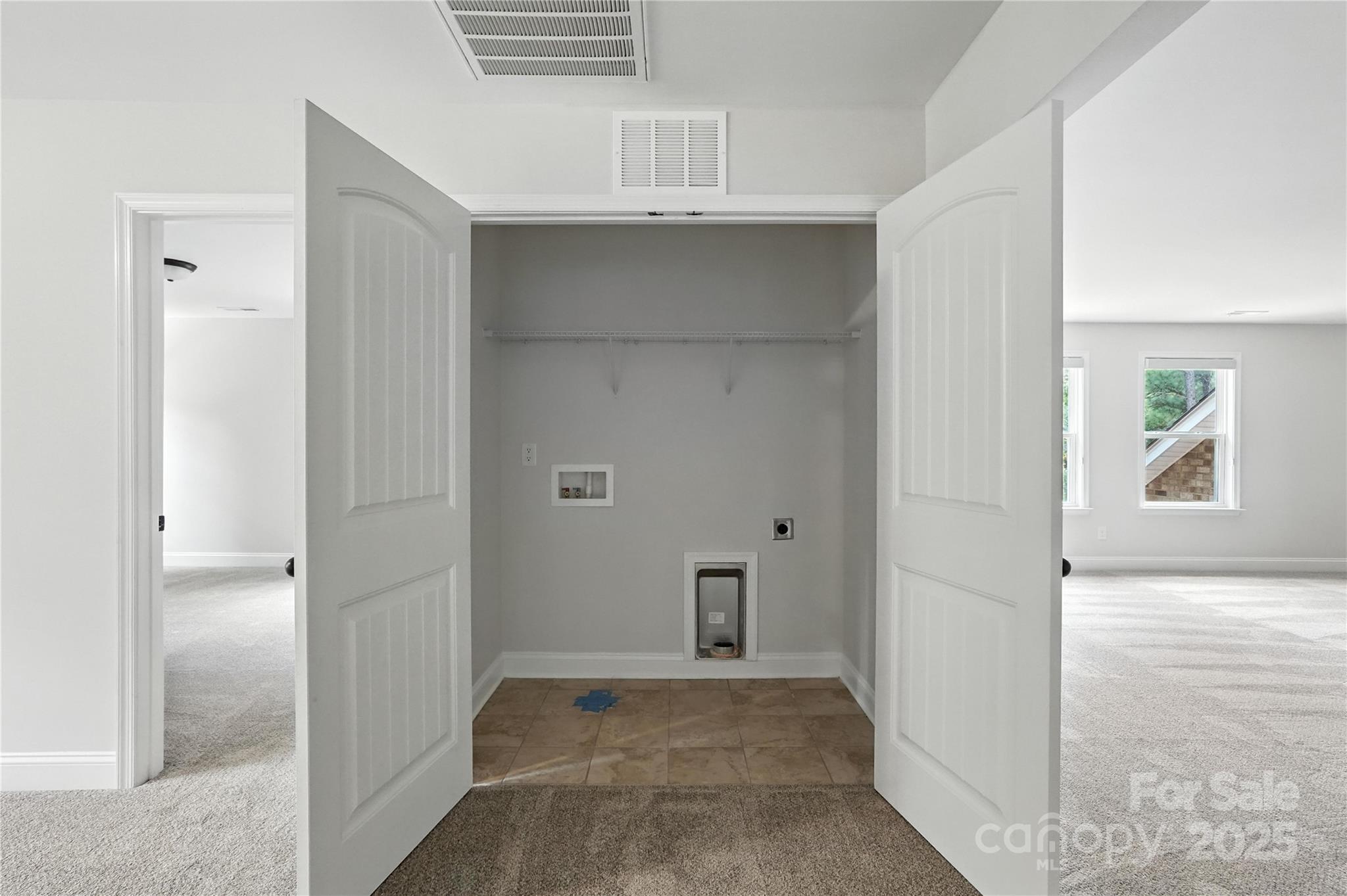 Huntersville, North Carolina, 28078, United States, 4 Bedrooms Bedrooms, ,4 BathroomsBathrooms,Residential,Active,1914595