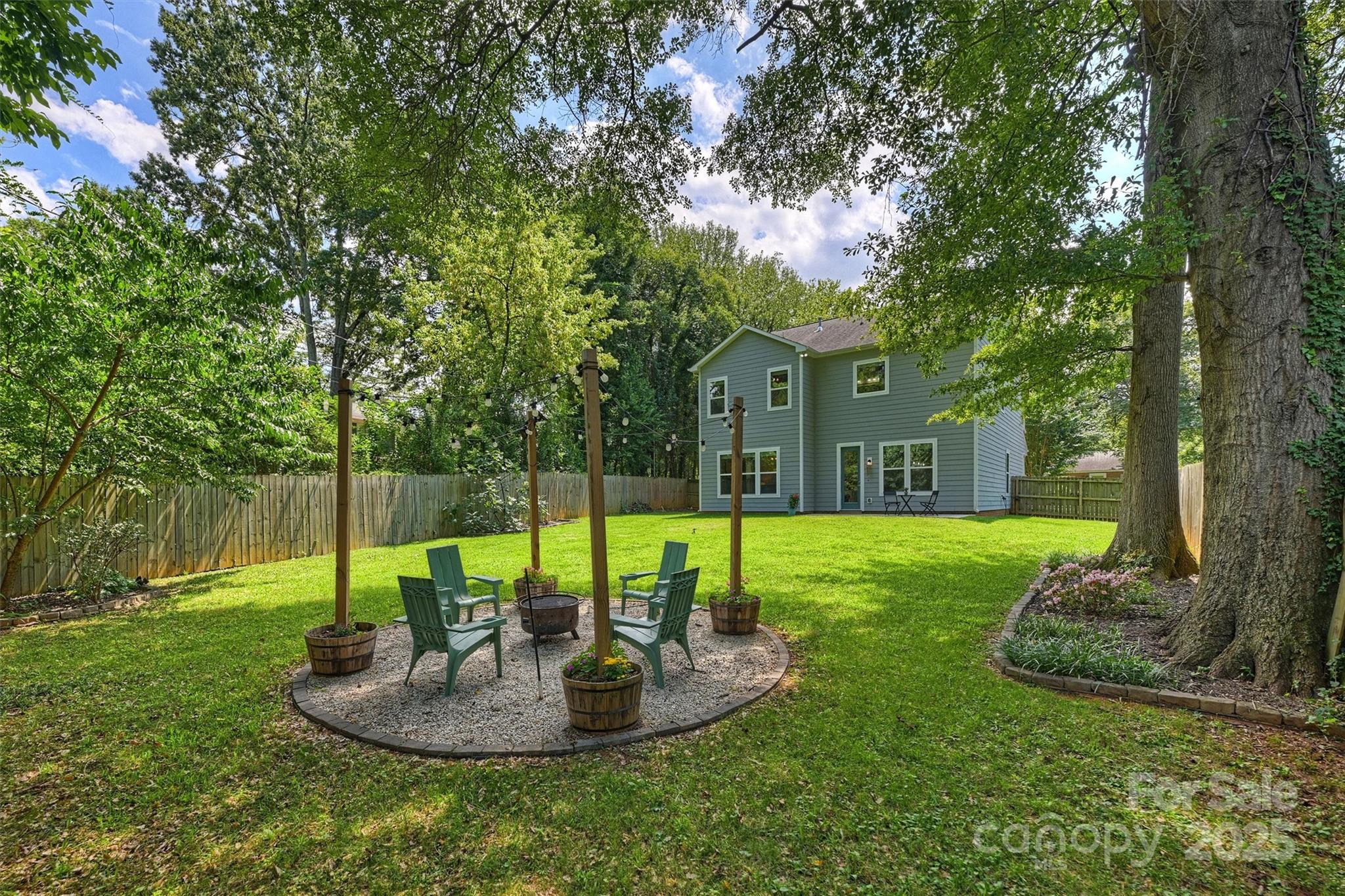 Charlotte, North Carolina, 28205, United States, 4 Bedrooms Bedrooms, ,4 BathroomsBathrooms,Residential,Active,1934773