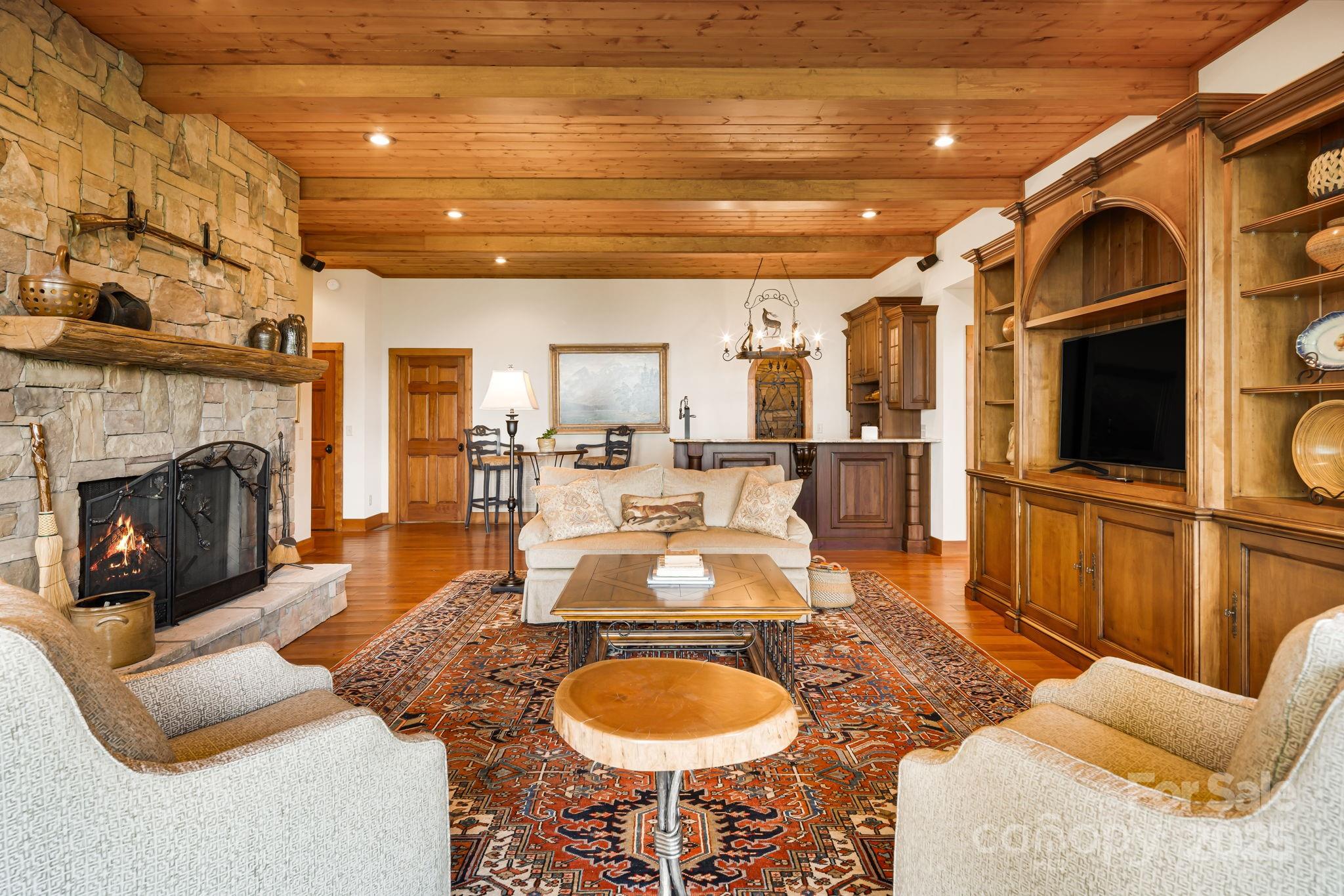 Mars Hill, North Carolina, 28754, United States, 4 Bedrooms Bedrooms, ,6 BathroomsBathrooms,Residential,Active,1996266