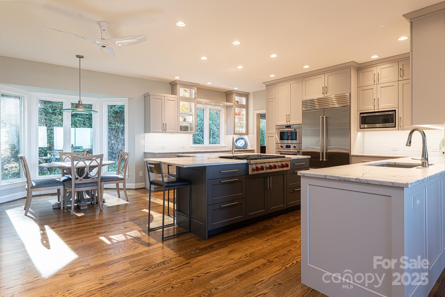 Flat Rock, North Carolina, 28731, United States, 3 Bedrooms Bedrooms, ,4 BathroomsBathrooms,Residential,Active,1990039