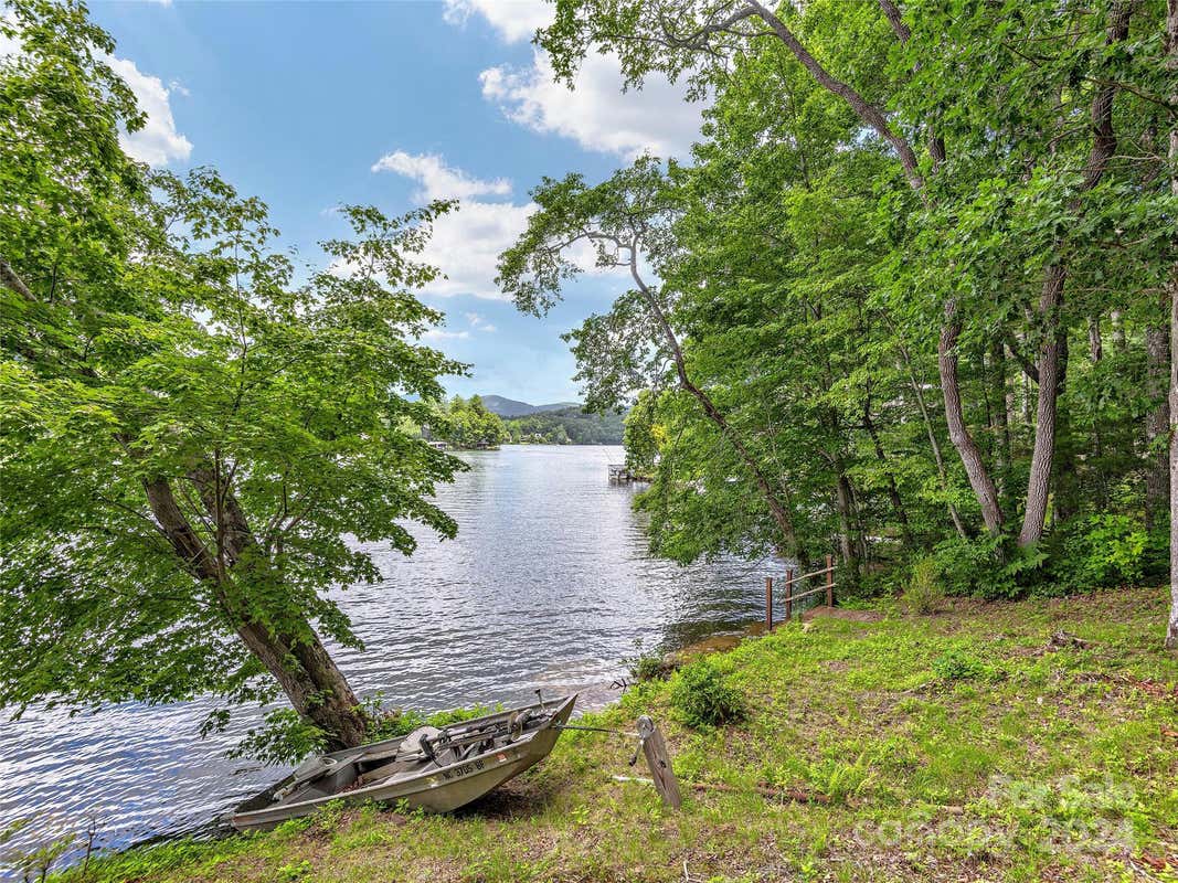 102 E SHORE DR, LAKE TOXAWAY, NC 28747, photo 1 of 12