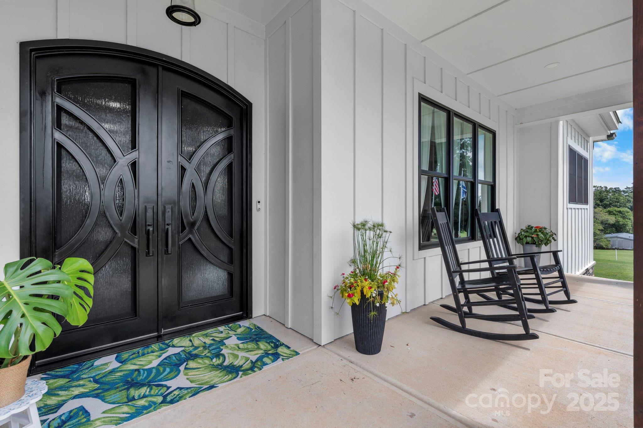 Hickory, North Carolina, 28602, United States, ,4 BathroomsBathrooms,Residential,Active,1894779