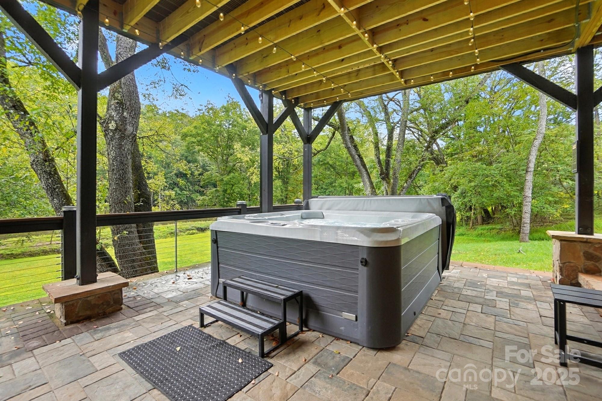 Lansing, North Carolina, 28643, United States, 3 Bedrooms Bedrooms, ,5 BathroomsBathrooms,Residential,Active,1959552