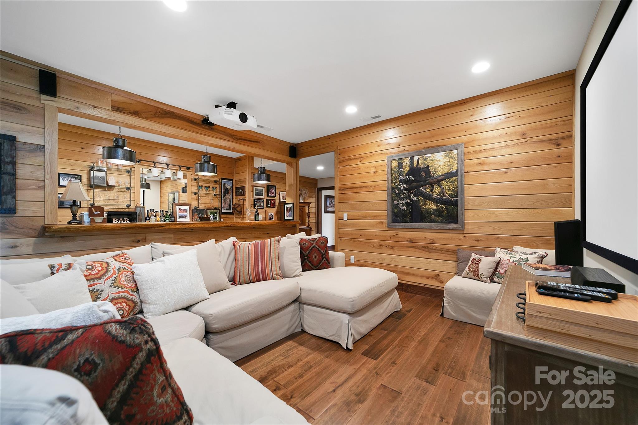 Rosman, North Carolina, 28772, United States, 5 Bedrooms Bedrooms, ,5 BathroomsBathrooms,Residential,Active,1969638