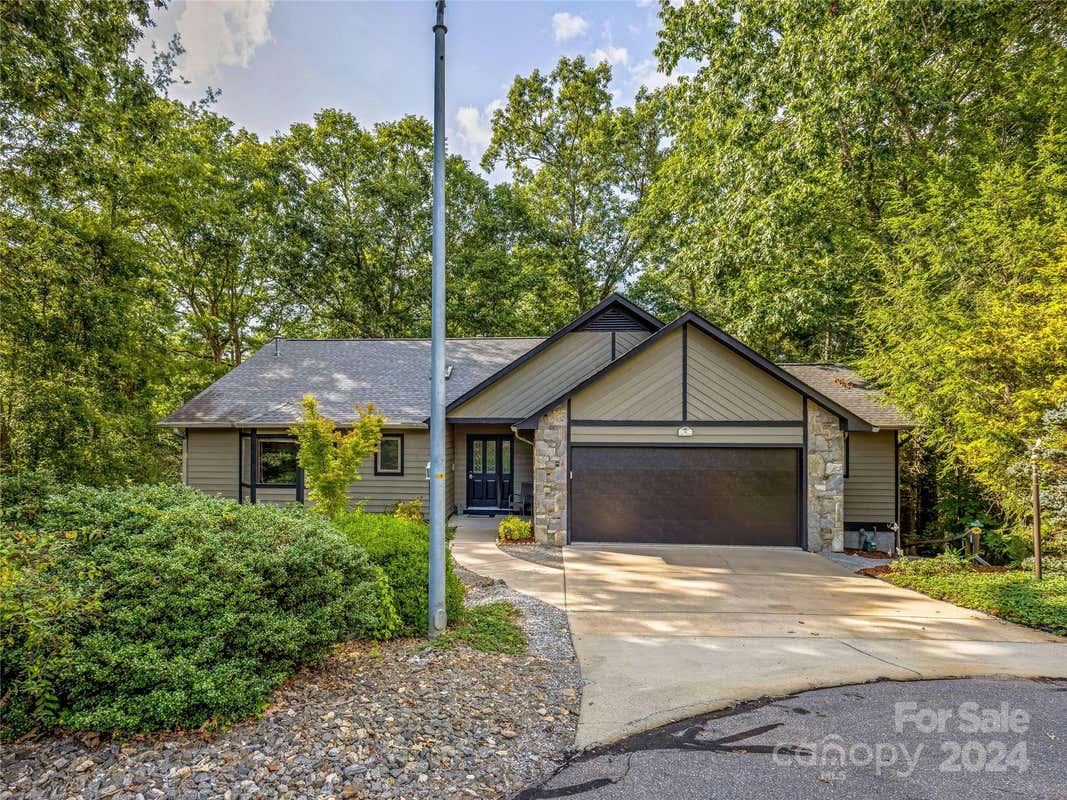 16 JOSIE LN, ASHEVILLE, NC 28804, photo 1 of 32