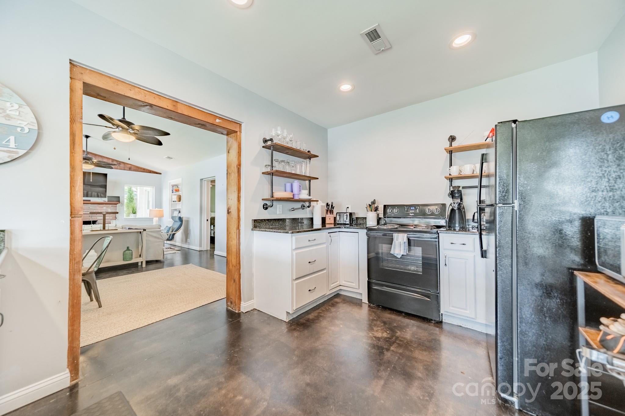 Clover, South Carolina, 29710, United States, 2 Bedrooms Bedrooms, ,2 BathroomsBathrooms,Residential,Active,1929445