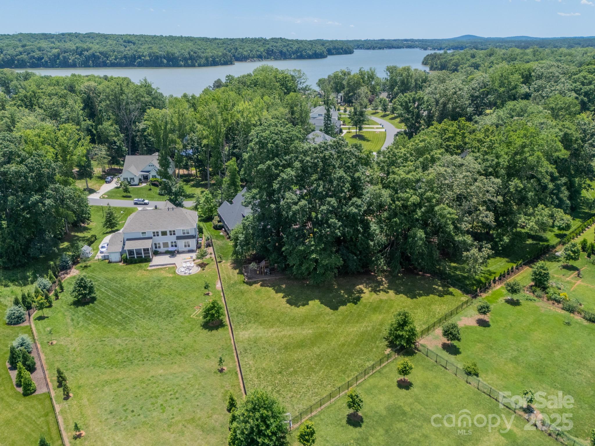 Belmont, North Carolina, 28012, United States, 4 Bedrooms Bedrooms, ,4 BathroomsBathrooms,Residential,Active,1852772