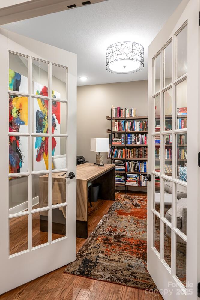 Flat Rock, North Carolina, 28731, United States, ,4 BathroomsBathrooms,Residential,Active,1860239