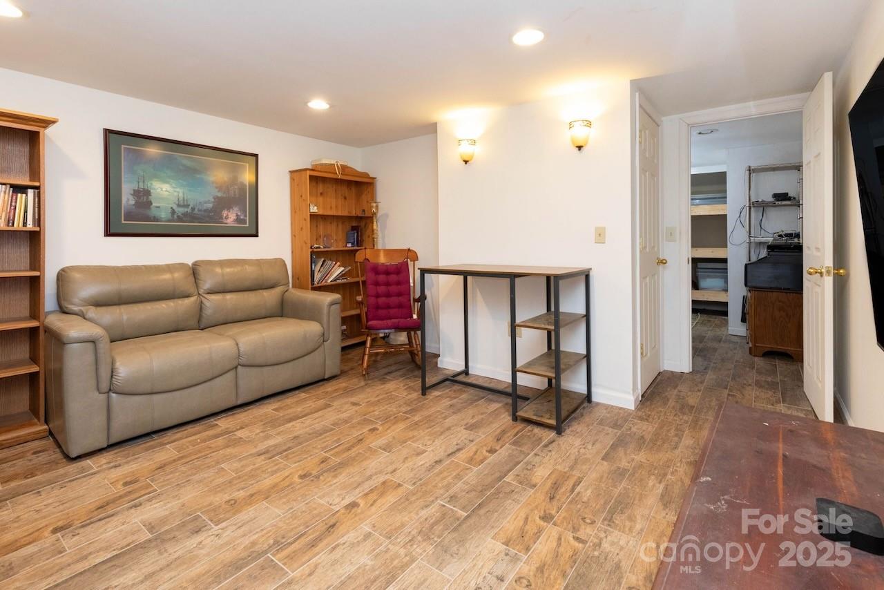 Canton, North Carolina, 28716, United States, 3 Bedrooms Bedrooms, ,4 BathroomsBathrooms,Residential,Active,2007140