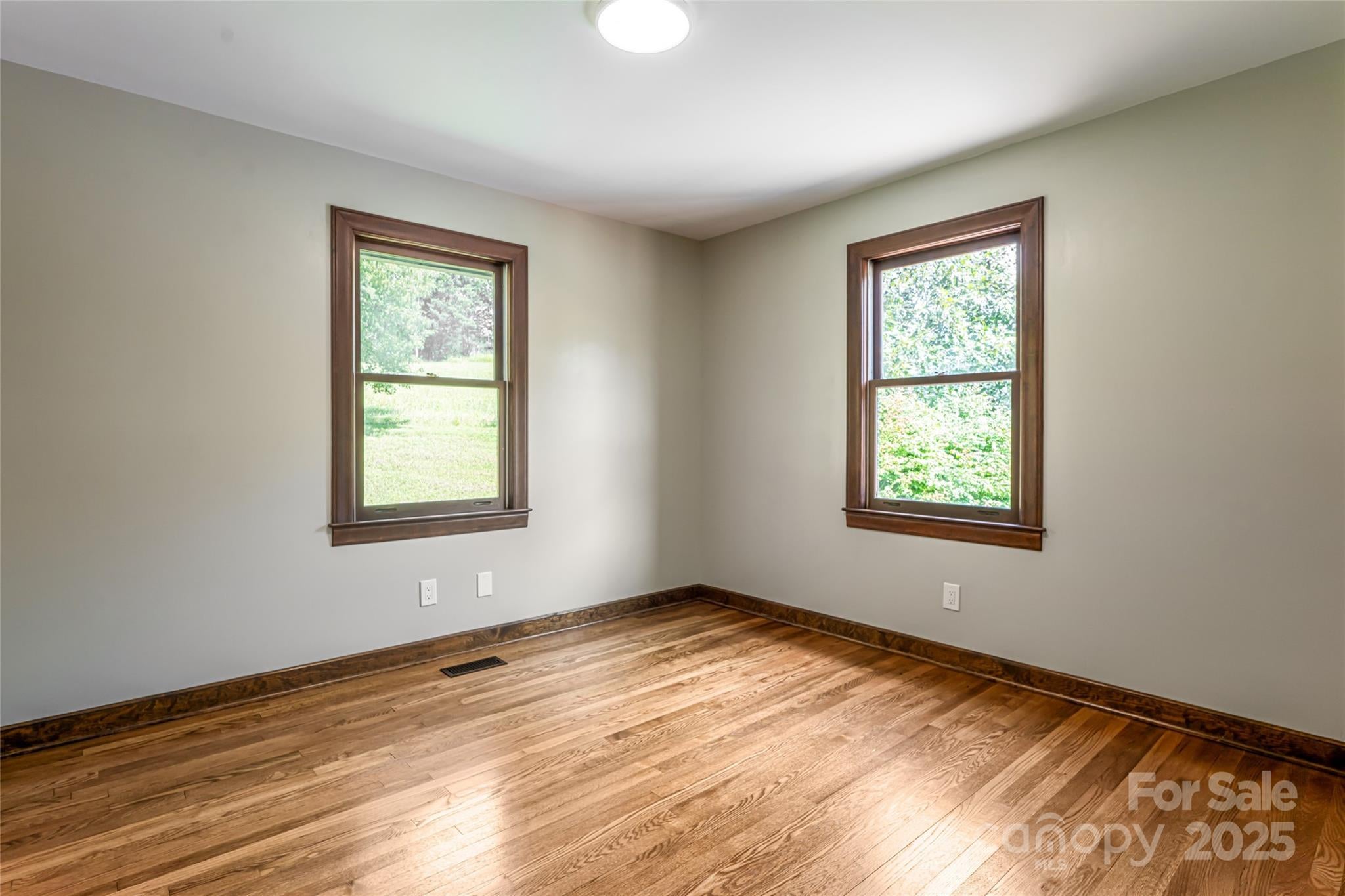 Leicester, North Carolina, 28748, United States, 4 Bedrooms Bedrooms, ,3 BathroomsBathrooms,Residential,Active,1927647
