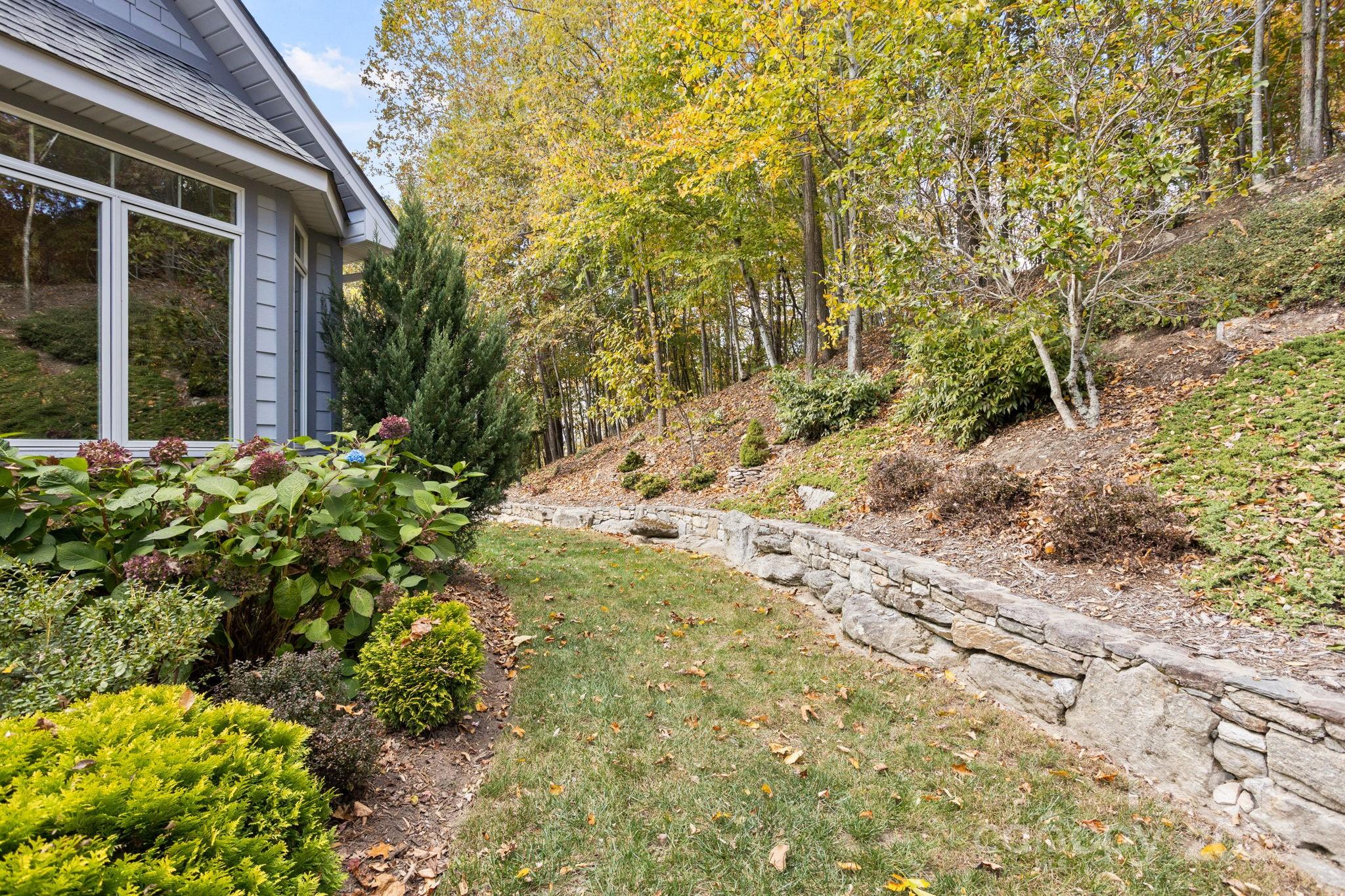 Hendersonville, North Carolina, 28739, United States, 3 Bedrooms Bedrooms, ,4 BathroomsBathrooms,Residential,Active,1973289