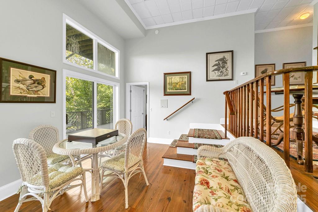 Brevard, North Carolina, 28712, United States, 4 Bedrooms Bedrooms, ,5 BathroomsBathrooms,Residential,Active,1997889