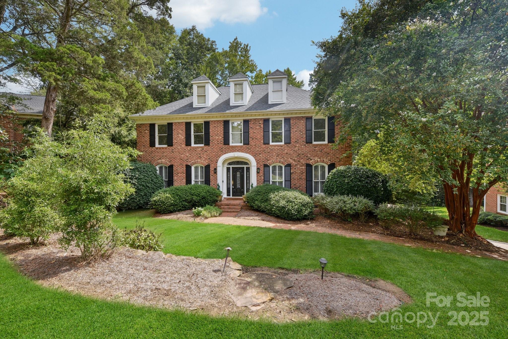 Charlotte, North Carolina, 28210, United States, 4 Bedrooms Bedrooms, ,5 BathroomsBathrooms,Residential,Active,1920239