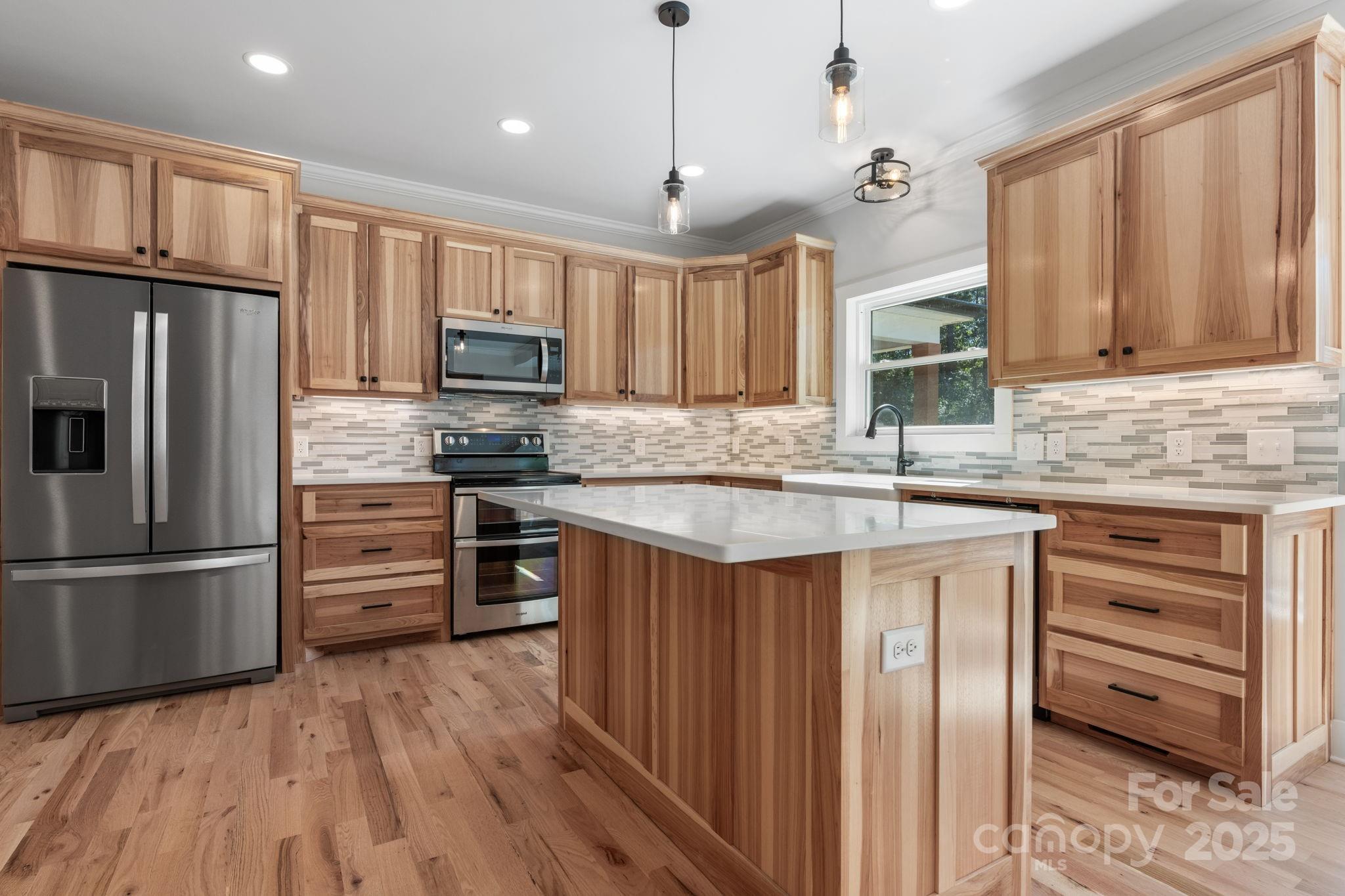 Connelly Springs, North Carolina, 28612, United States, 5 Bedrooms Bedrooms, ,5 BathroomsBathrooms,Residential,Active,1945070