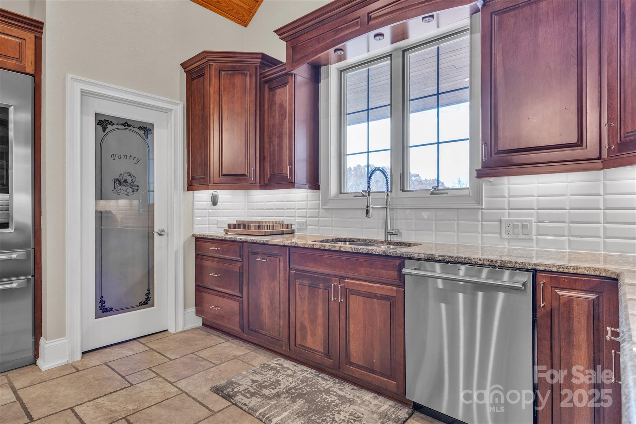 Catawba, North Carolina, 28609, United States, 4 Bedrooms Bedrooms, ,5 BathroomsBathrooms,Residential,Active,1993629