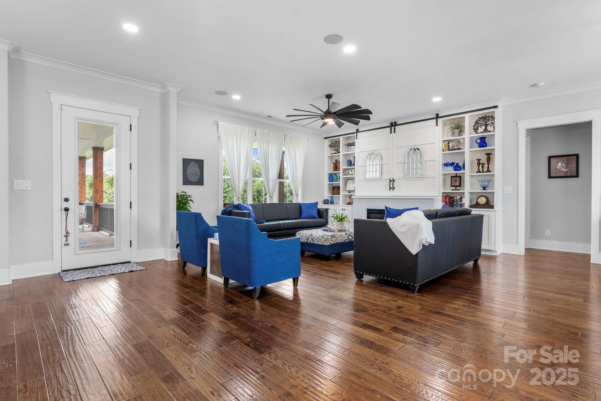 Hickory, North Carolina, 28602, United States, ,4 BathroomsBathrooms,Residential,Active,1894779