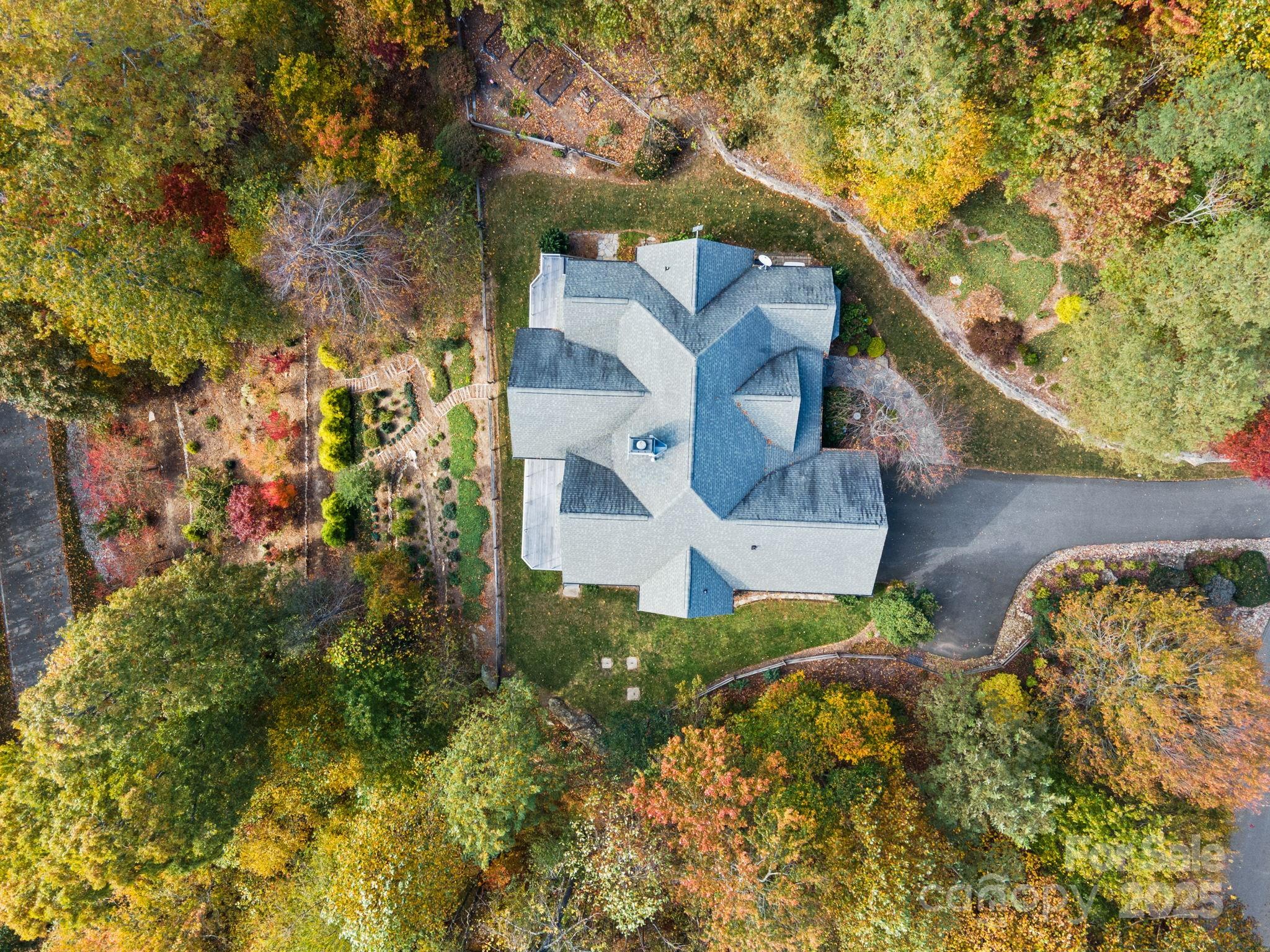 Hendersonville, North Carolina, 28739, United States, 3 Bedrooms Bedrooms, ,4 BathroomsBathrooms,Residential,Active,1973289