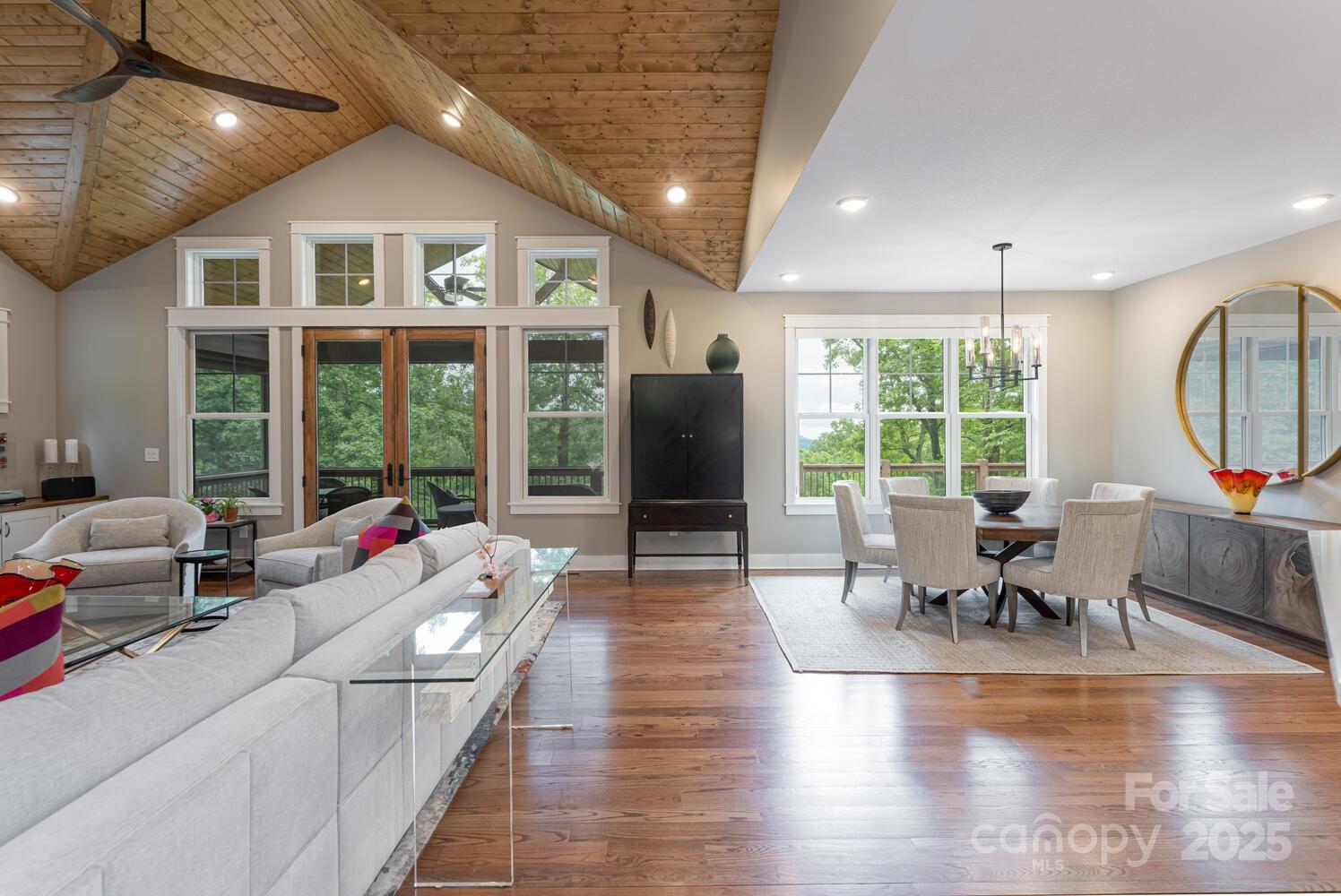 Flat Rock, North Carolina, 28731, United States, ,4 BathroomsBathrooms,Residential,Active,1860239