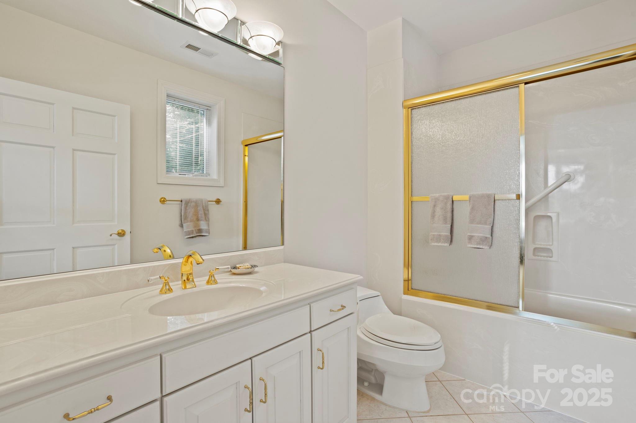 Flat Rock, North Carolina, 28731, United States, 3 Bedrooms Bedrooms, ,7 BathroomsBathrooms,Residential,Active,2007635