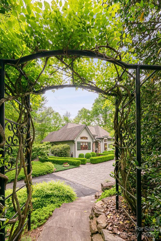 Arden, North Carolina, 28704, United States, 3 Bedrooms Bedrooms, ,3 BathroomsBathrooms,Residential,Active,1953399