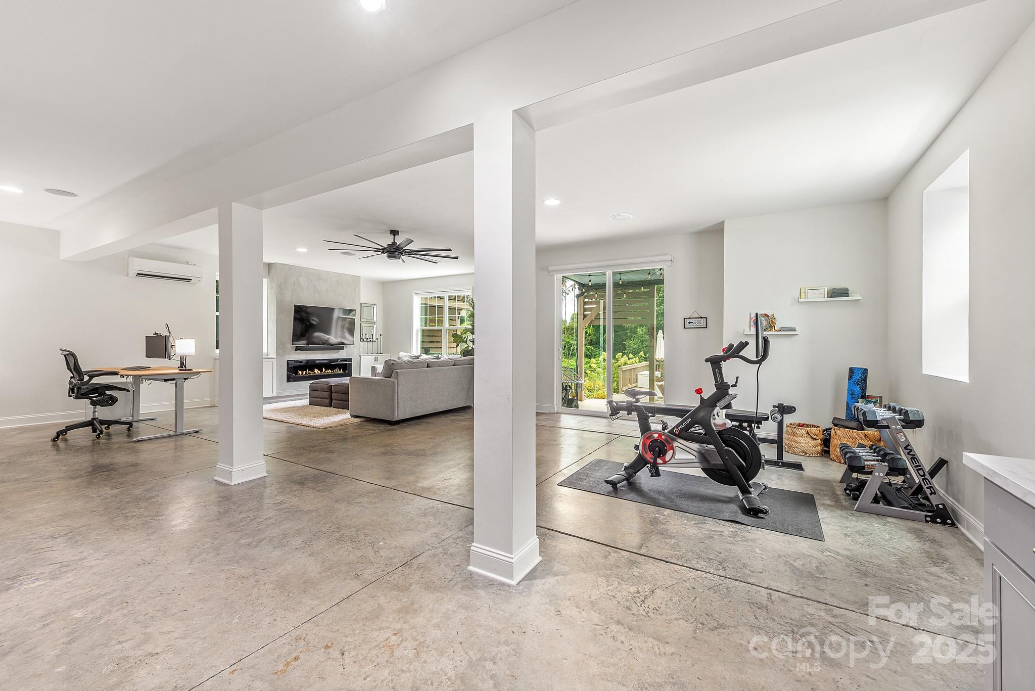 Belmont, North Carolina, 28012, United States, 4 Bedrooms Bedrooms, ,4 BathroomsBathrooms,Residential,Active,1927670