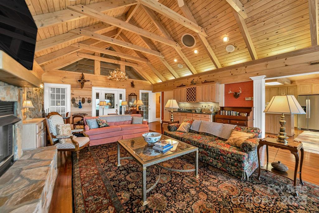 Brevard, North Carolina, 28712, United States, 4 Bedrooms Bedrooms, ,5 BathroomsBathrooms,Residential,Active,1997889