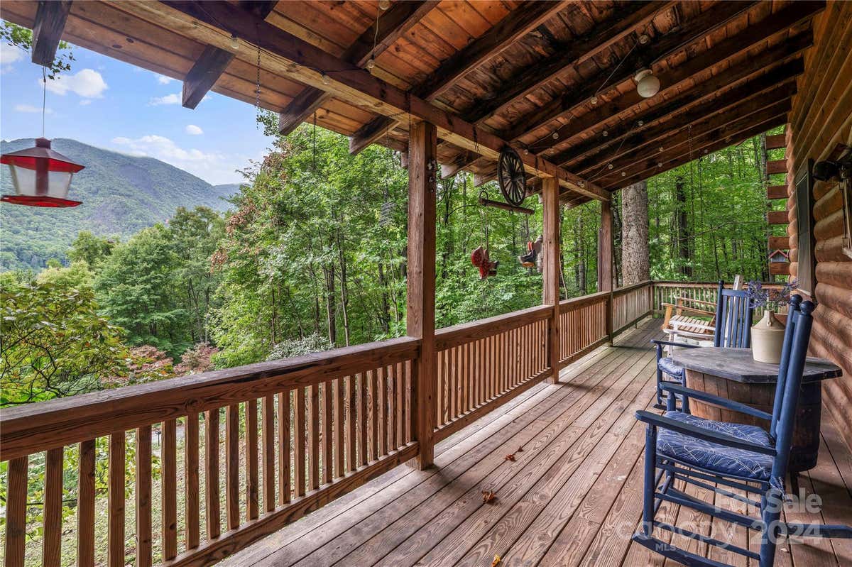 341 SOCO ACRES RD, MAGGIE VALLEY, NC 28751, photo 1 of 42