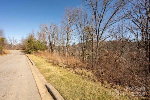 146 SUMMIT TOWER CIR # 211, ASHEVILLE, NC 28804, photo 3 of 8