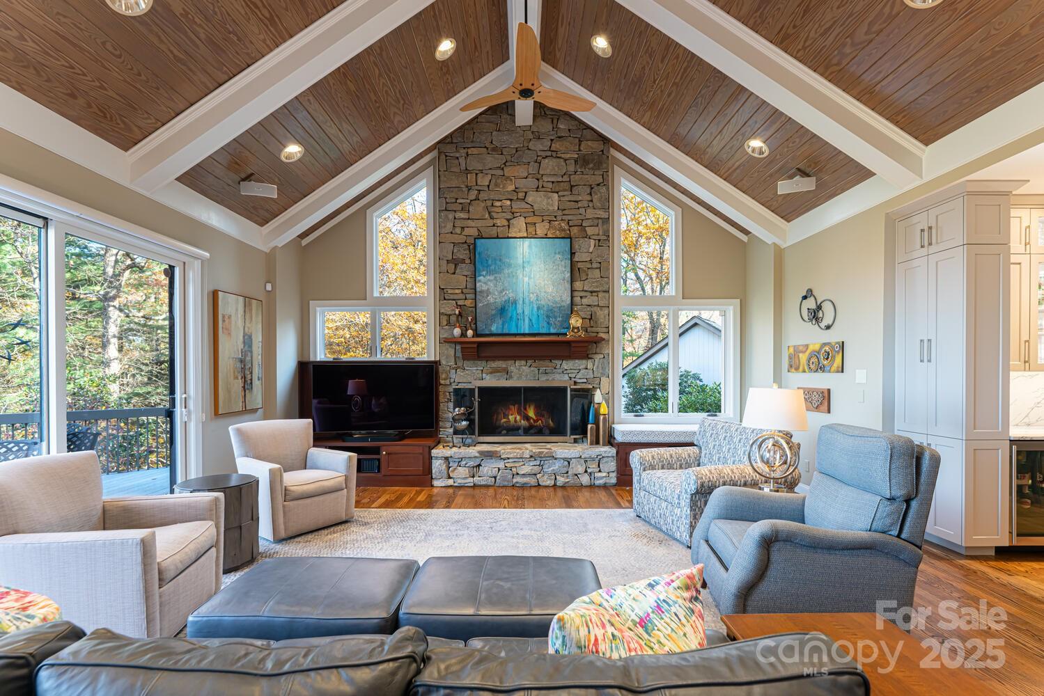 Flat Rock, North Carolina, 28731, United States, 3 Bedrooms Bedrooms, ,4 BathroomsBathrooms,Residential,Active,1990039