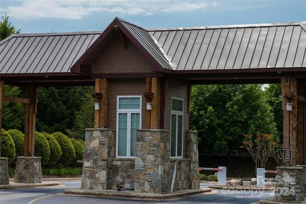 3905 WOOD DUCK WAY, HENDERSONVILLE, NC 28792, photo 2 of 30