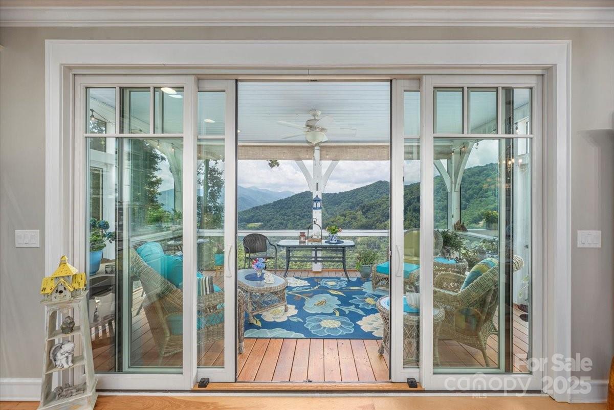 Waynesville, North Carolina, 28785, United States, 3 Bedrooms Bedrooms, ,4 BathroomsBathrooms,Residential,Active,1952318