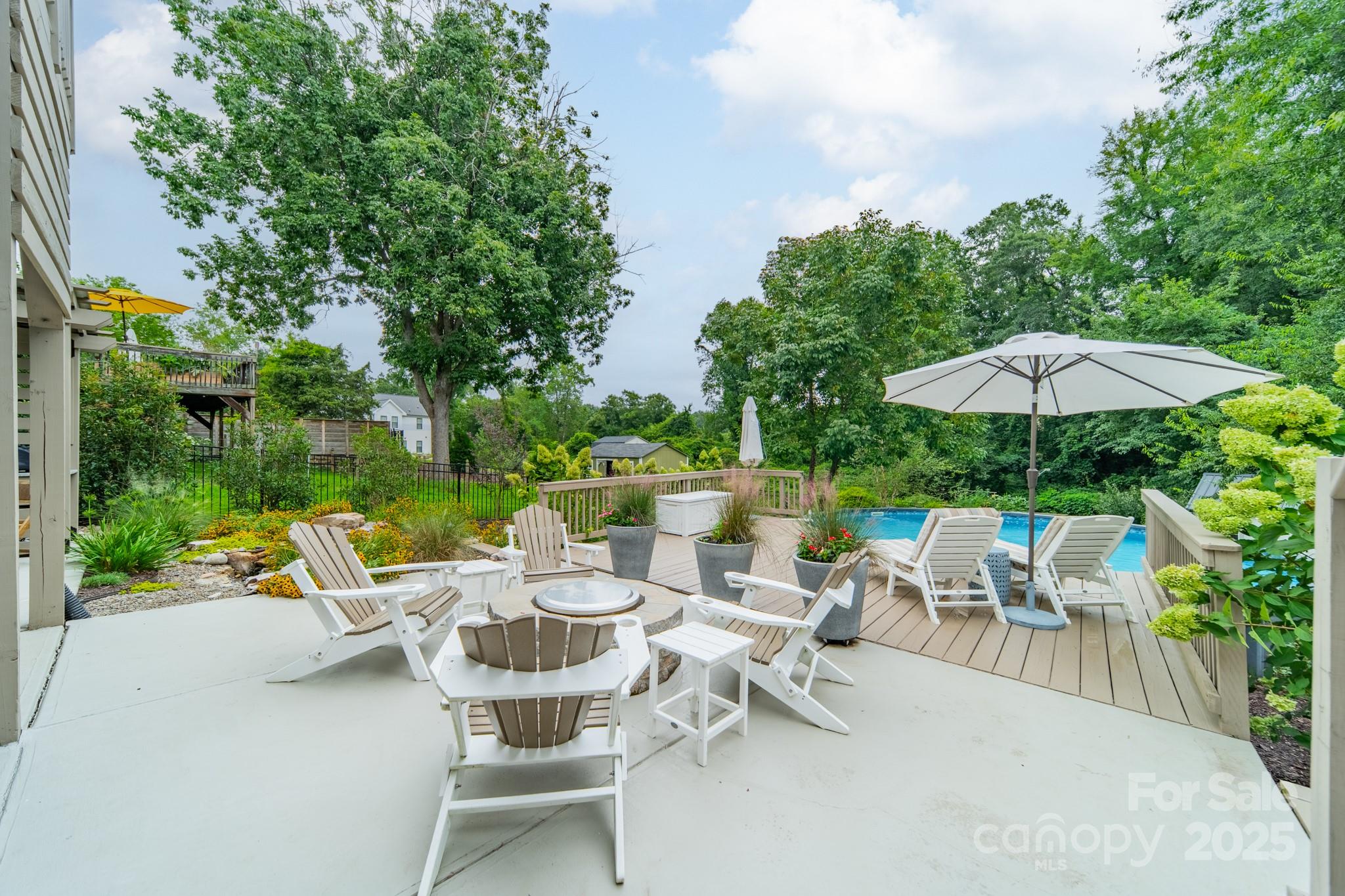 Belmont, North Carolina, 28012, United States, 4 Bedrooms Bedrooms, ,4 BathroomsBathrooms,Residential,Active,1927670