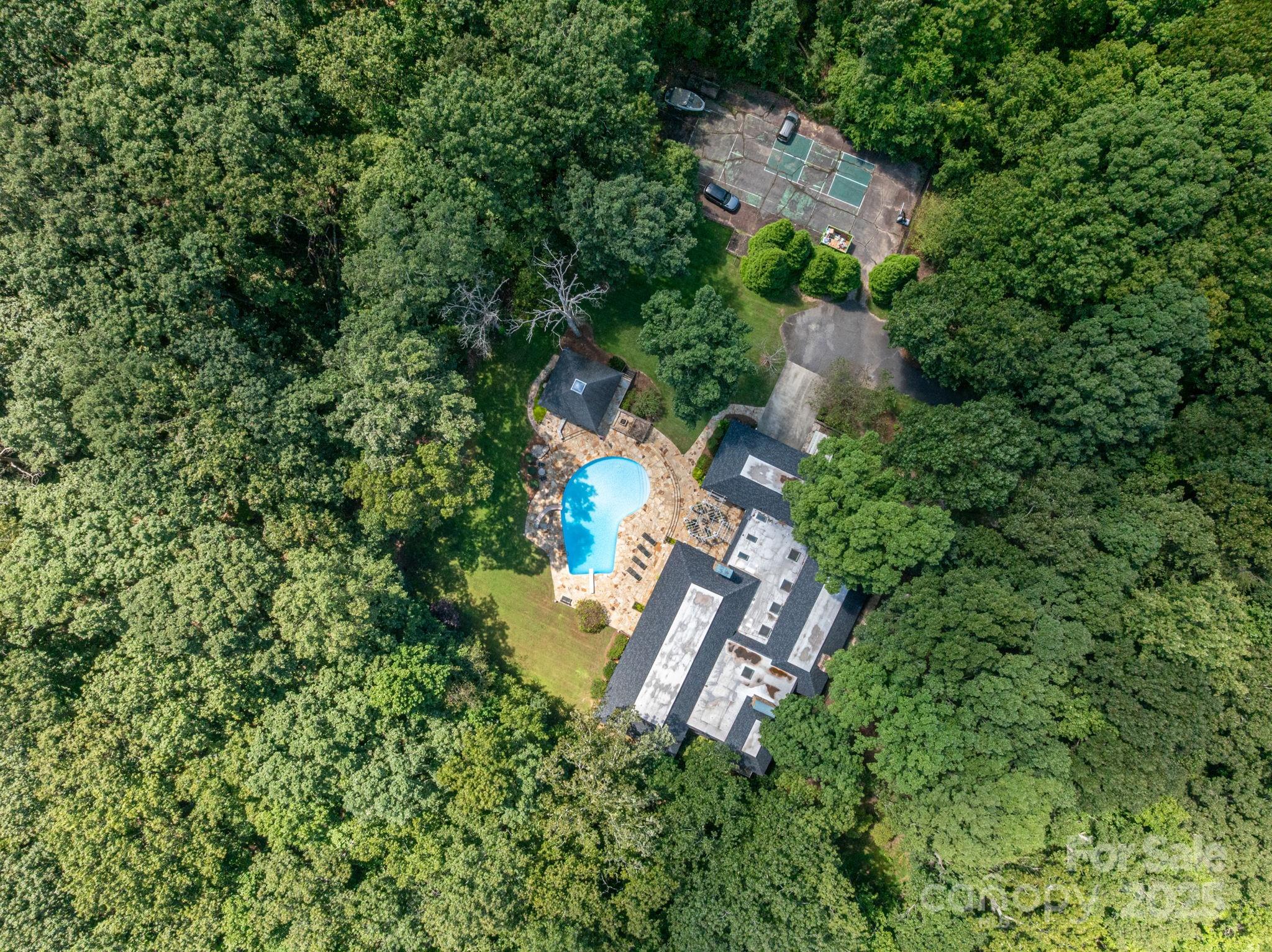 Lincolnton, North Carolina, 28092, United States, 7 Bedrooms Bedrooms, ,8 BathroomsBathrooms,Residential,Active,1936100