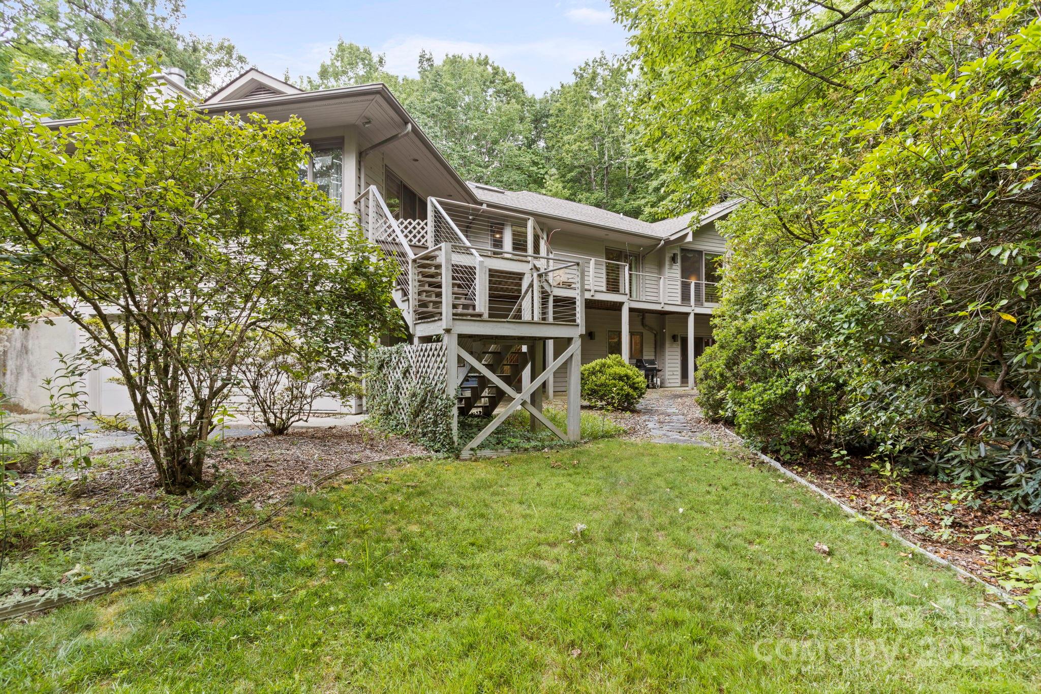 Flat Rock, North Carolina, 28731, United States, ,4 BathroomsBathrooms,Residential,Active,1769703