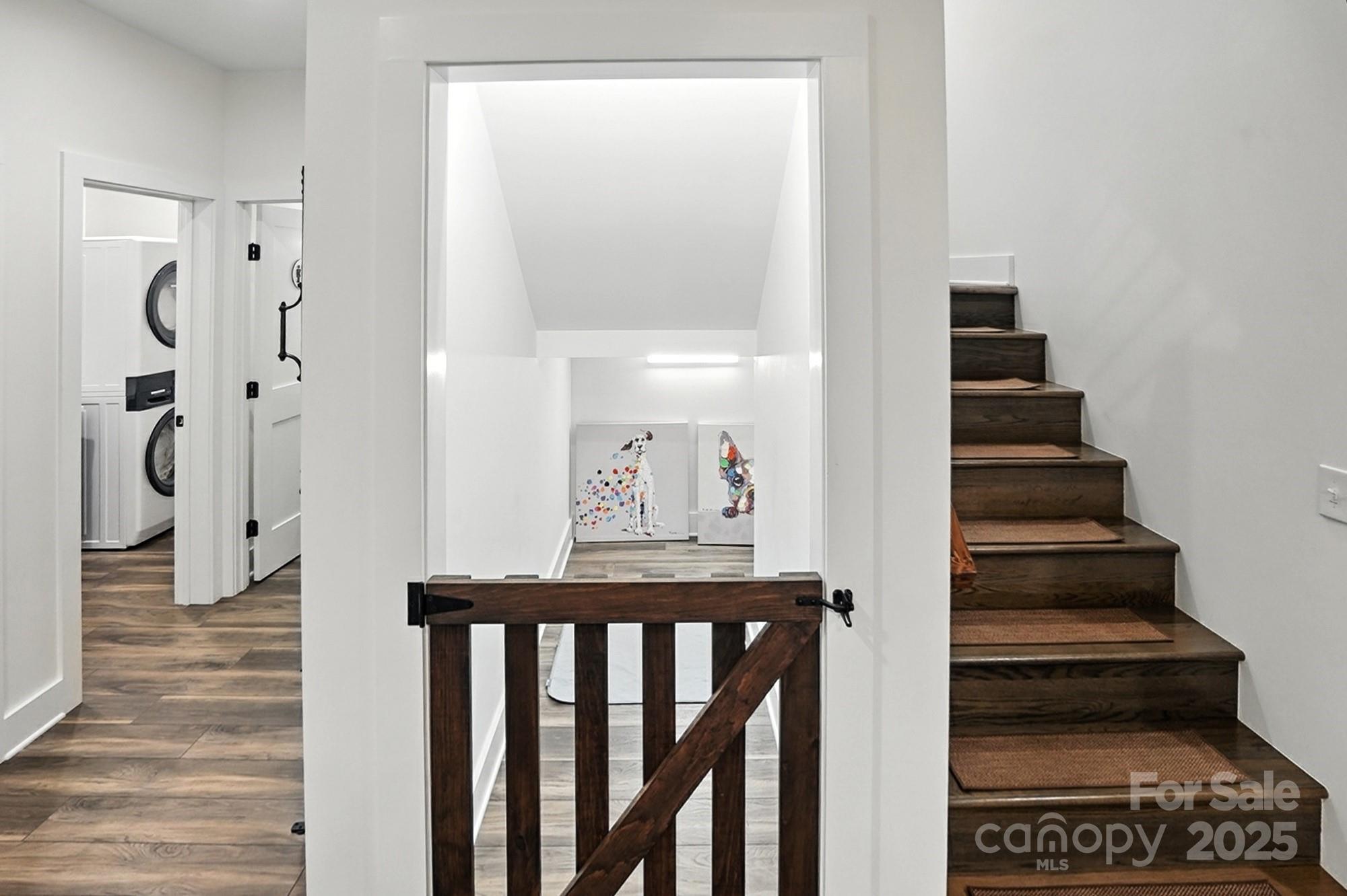 Lansing, North Carolina, 28643, United States, 3 Bedrooms Bedrooms, ,5 BathroomsBathrooms,Residential,Active,1959552