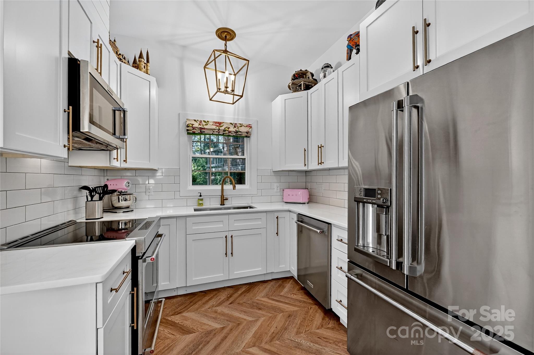 Charlotte, North Carolina, 28277, United States, 6 Bedrooms Bedrooms, ,5 BathroomsBathrooms,Residential,Active,1992626