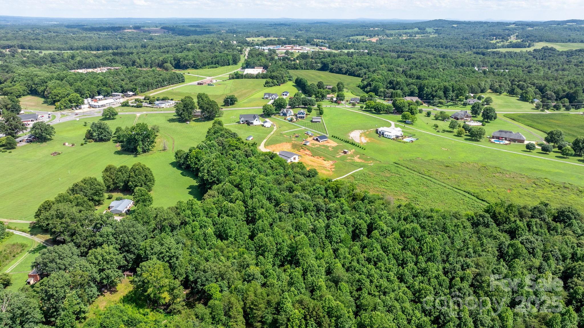 Hickory, North Carolina, 28602, United States, ,4 BathroomsBathrooms,Residential,Active,1894779