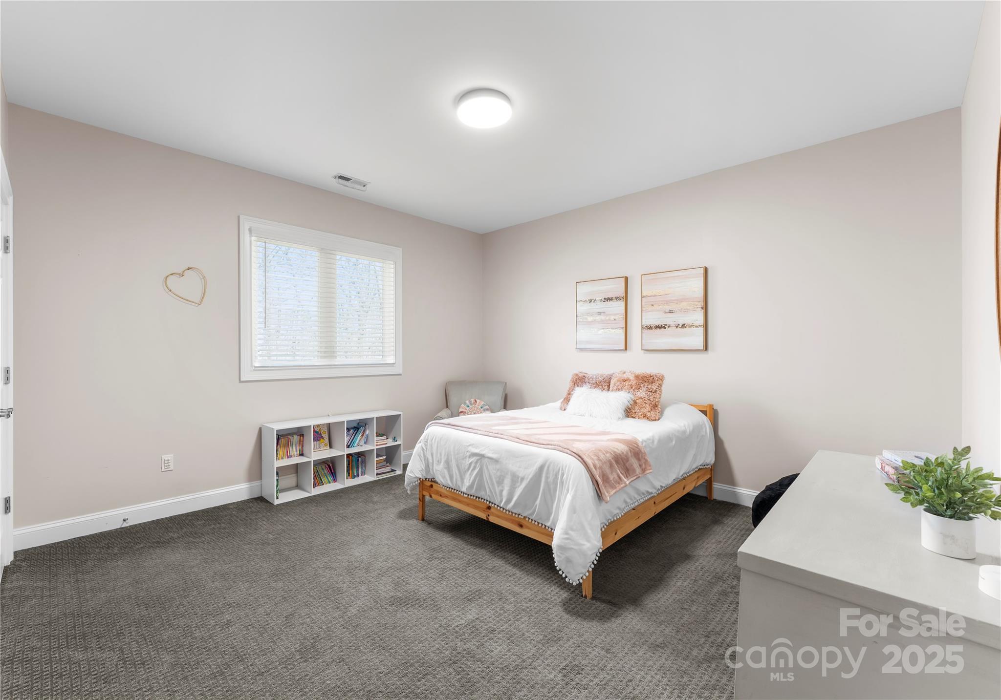 Charlotte, North Carolina, 28278, United States, 5 Bedrooms Bedrooms, ,5 BathroomsBathrooms,Residential,Active,1748232