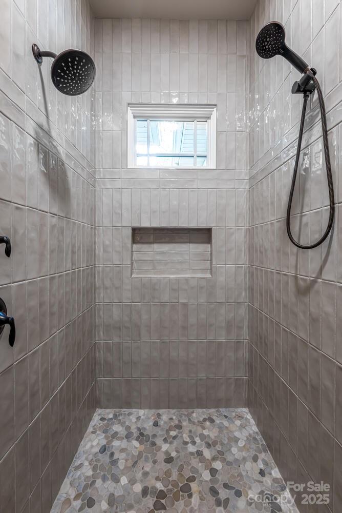 Flat Rock, North Carolina, 28731, United States, 3 Bedrooms Bedrooms, ,4 BathroomsBathrooms,Residential,Active,1965787