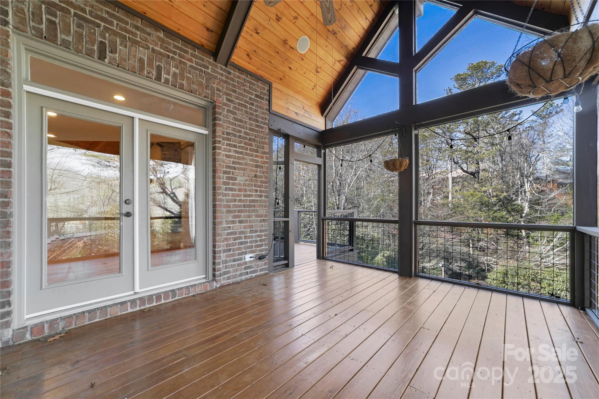 Brevard, North Carolina, 28712, United States, 4 Bedrooms Bedrooms, ,4 BathroomsBathrooms,Residential,Active,2006978