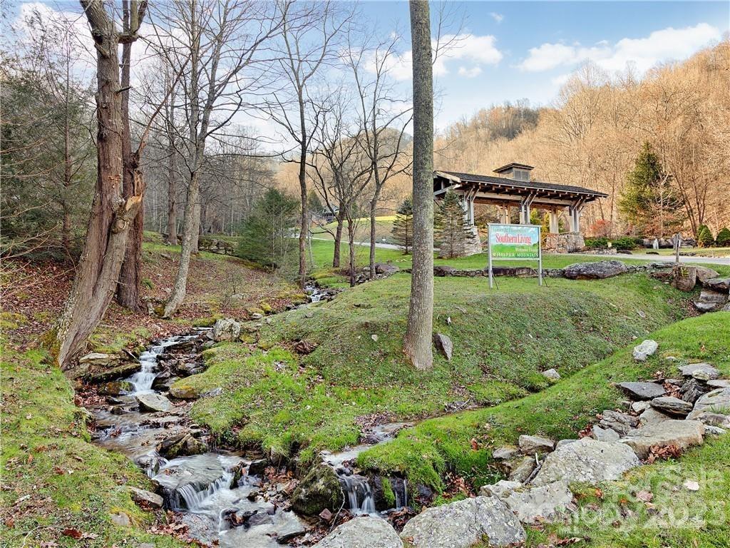 Leicester, North Carolina, 28748, United States, ,5 BathroomsBathrooms,Residential,Active,1769306